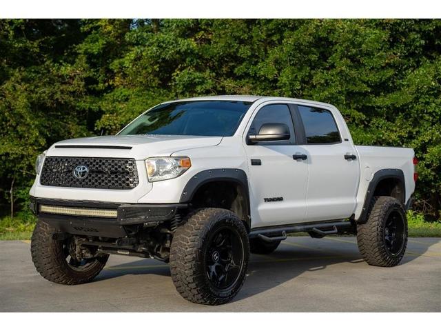 Photo of 2016 Super White Toyota Tundra
