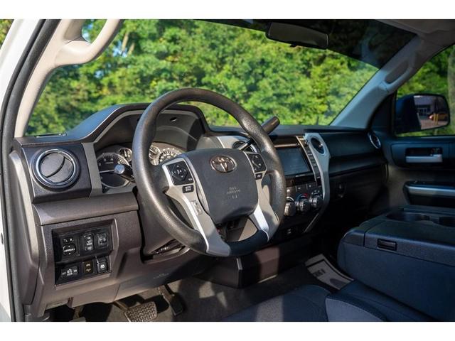 Photo of 2016 Super White Toyota Tundra
