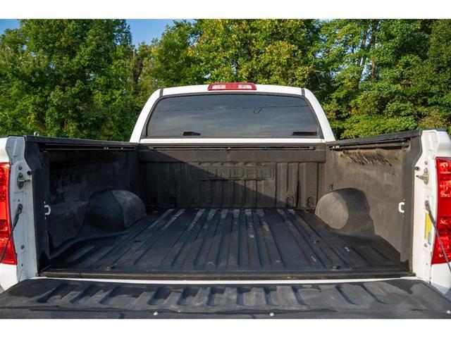 Photo of 2016 Super White Toyota Tundra