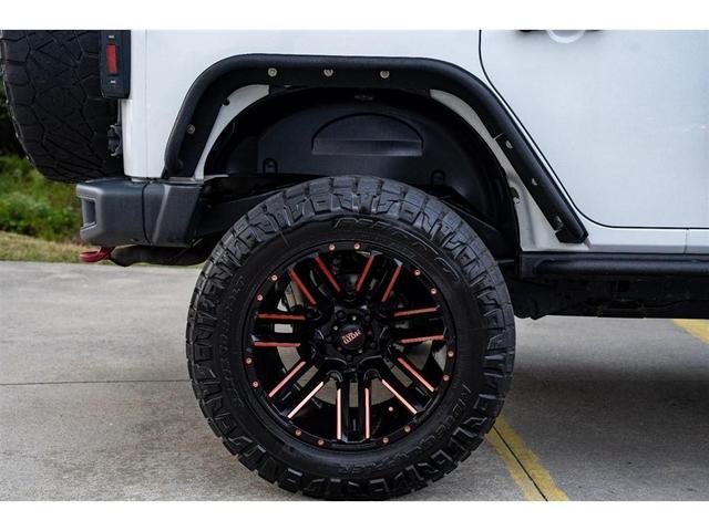 Photo of 2017 Bright White Clearcoat Jeep Wrangler Unlimited