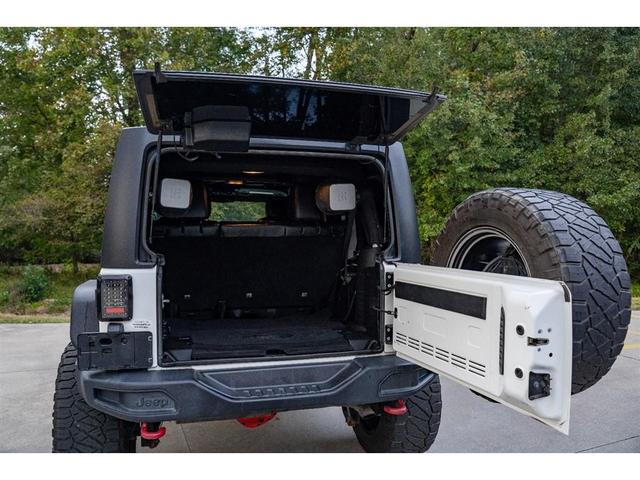 Photo of 2017 Bright White Clearcoat Jeep Wrangler Unlimited
