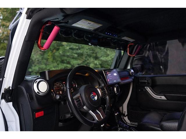 Photo of 2017 Bright White Clearcoat Jeep Wrangler Unlimited