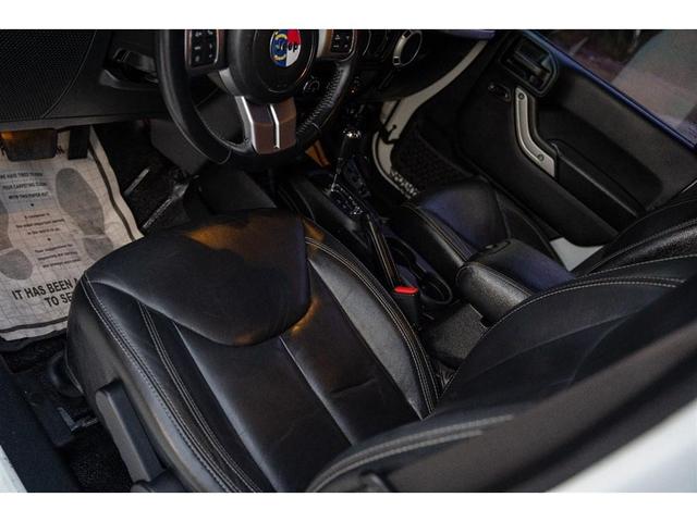 Photo of 2017 Bright White Clearcoat Jeep Wrangler Unlimited