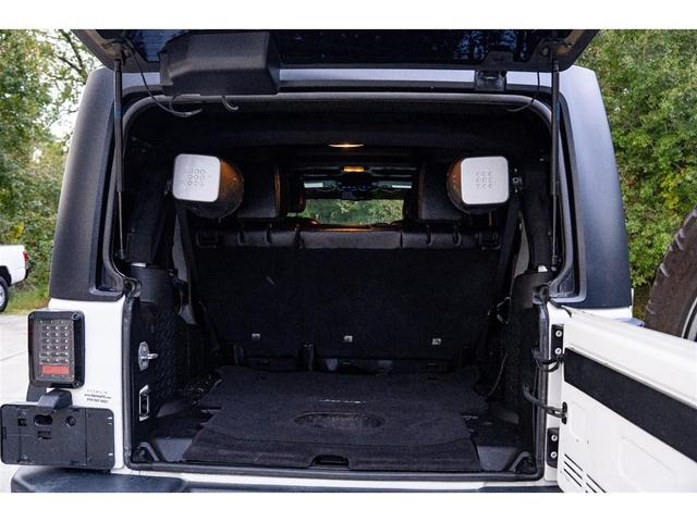 Photo of 2017 Bright White Clearcoat Jeep Wrangler Unlimited