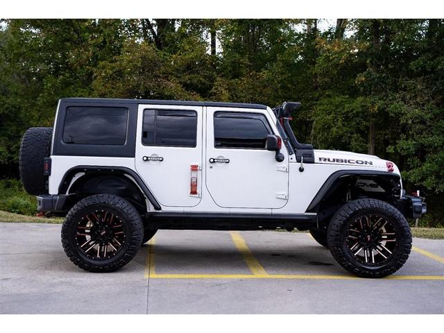 Photo of 2017 Bright White Clearcoat Jeep Wrangler Unlimited