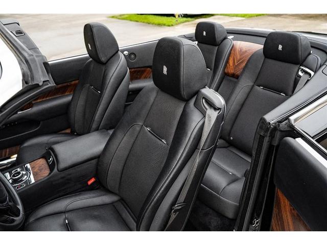 Photo of 2016 Black Rolls-Royce Dawn