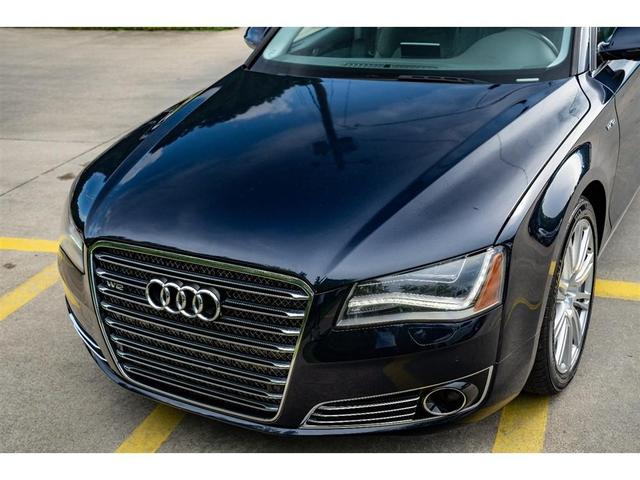 Photo of 2012 Night Blue Pearl Effect Audi A8