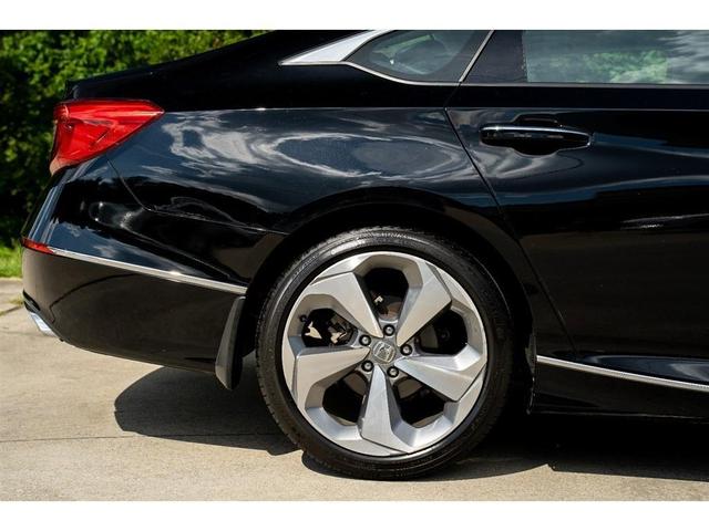 Photo of 2018 Crystal Black Pearl Honda Accord