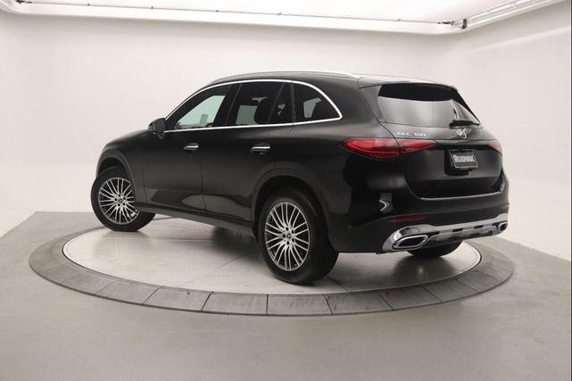 Photo of 2025 Black Mercedes-Benz GLC 300