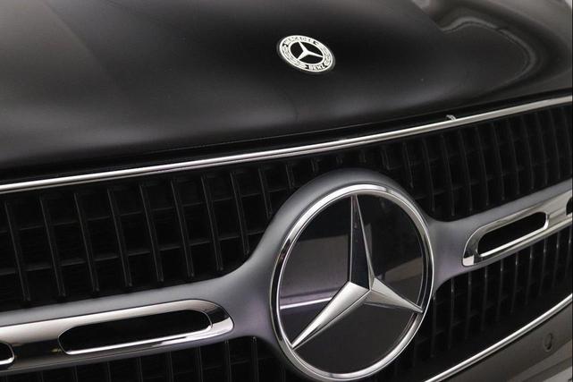 Photo of 2025 Black Mercedes-Benz GLC 300