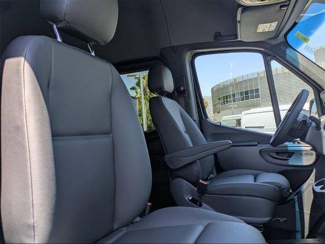 Photo of 2025 Obsidian Black Metallic Mercedes-Benz Sprinter 2500