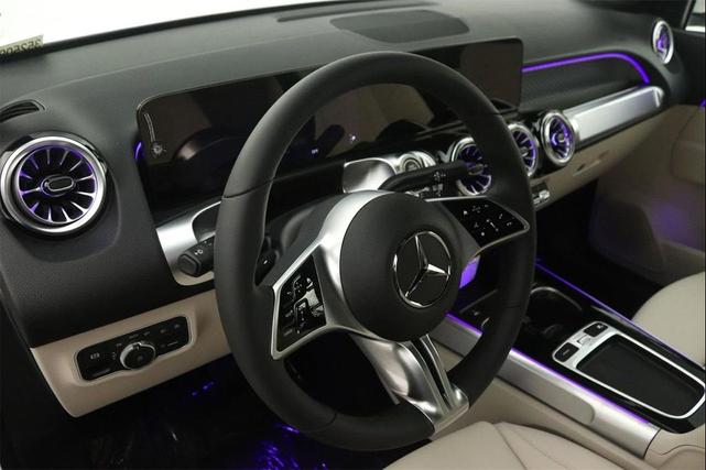 Photo of 2025 Polar White Mercedes-Benz GLB 250