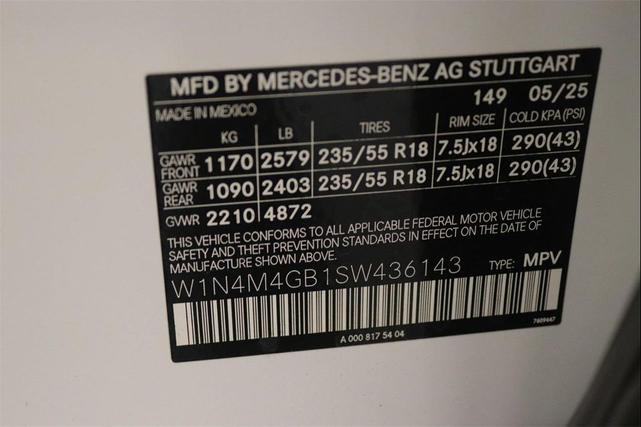 Photo of 2025 Polar White Mercedes-Benz GLB 250