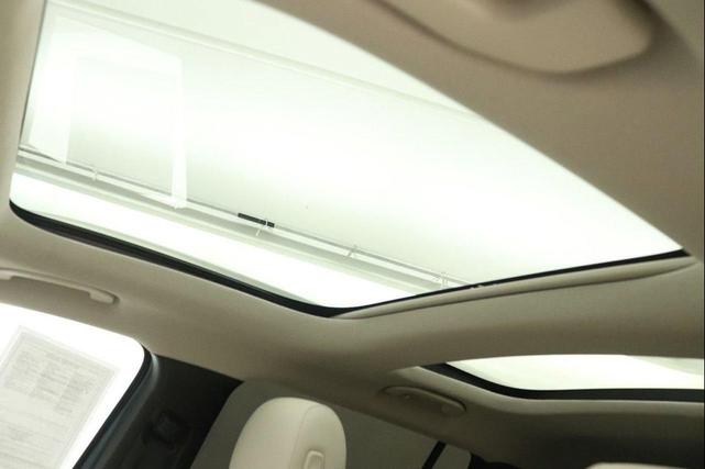 Photo of 2021 Denim Blue Metallic Mercedes-Benz GLB 250