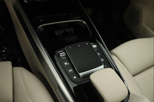 Photo of 2021 Denim Blue Metallic Mercedes-Benz GLB 250