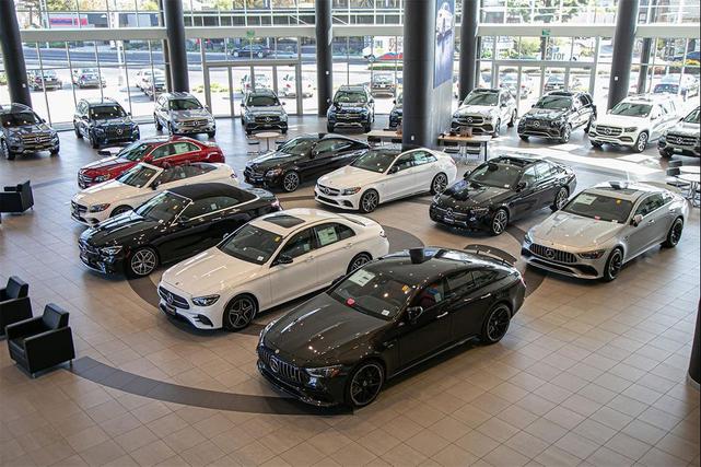 Photo of 2021 Denim Blue Metallic Mercedes-Benz GLB 250