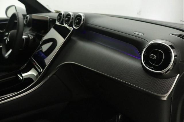 Photo of 2025 Polar White Mercedes-Benz GLC 350e