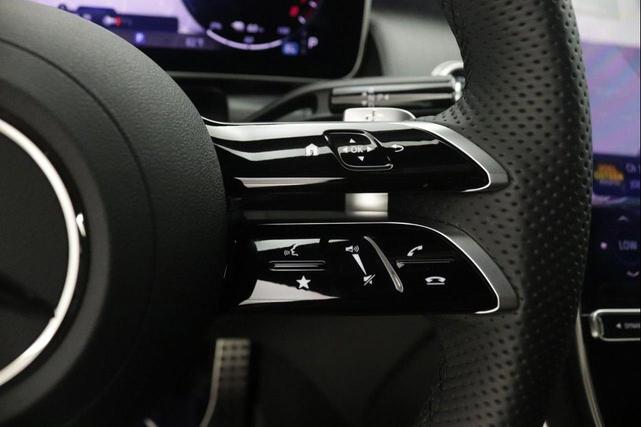Photo of 2025 Polar White Mercedes-Benz GLC 350e