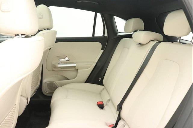 Photo of 2025 Polar White Mercedes-Benz GLA 250