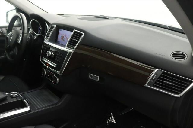 Photo of 2015 Palladium Silver Metallic Mercedes-Benz M-Class