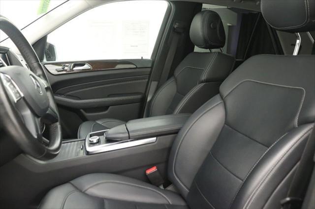 Photo of 2015 Palladium Silver Metallic Mercedes-Benz M-Class