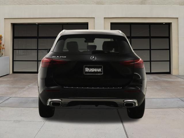 Photo of 2025 Night Black Mercedes-Benz GLA 250