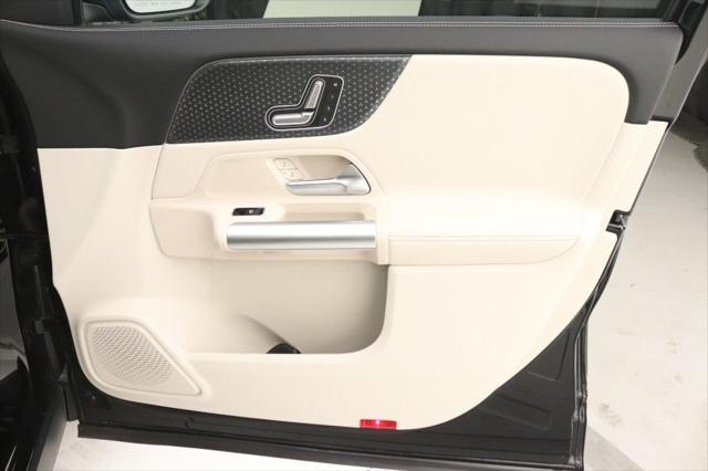 Photo of 2025 Night Black Mercedes-Benz GLA 250
