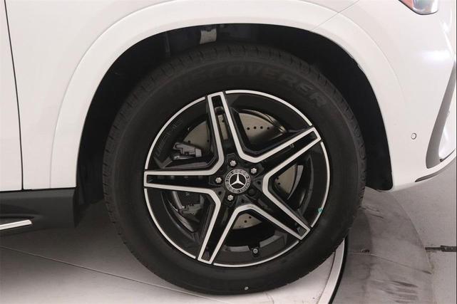 Photo of 2026 2885/Manufaktur Mercedes-Benz GLE 450