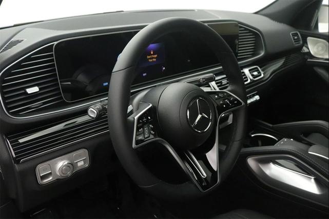 Photo of 2026 2885/Manufaktur Mercedes-Benz GLE 450