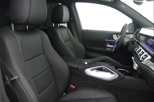 Photo of 2026 2885/Manufaktur Mercedes-Benz GLE 450
