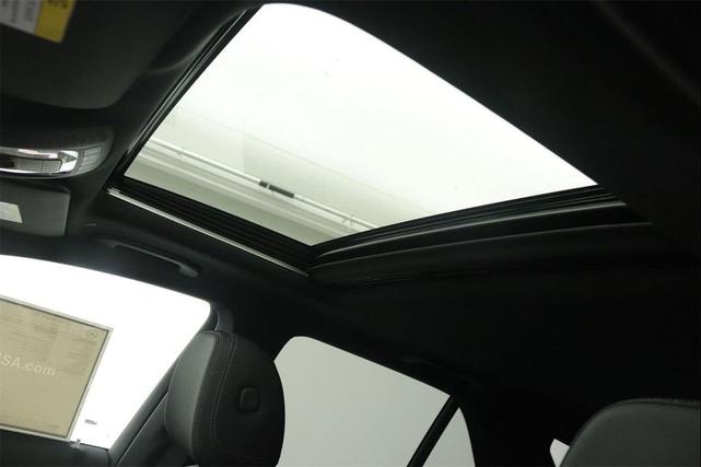 Photo of 2026 2885/Manufaktur Mercedes-Benz GLE 450