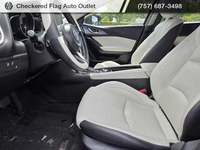 Photo of 2017 Titanium Flash Mica Mazda Mazda3
