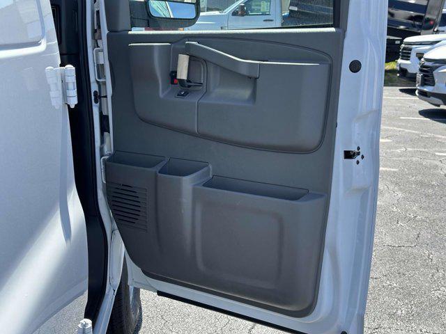 Photo of 2025 Summit White Chevrolet Express 2500