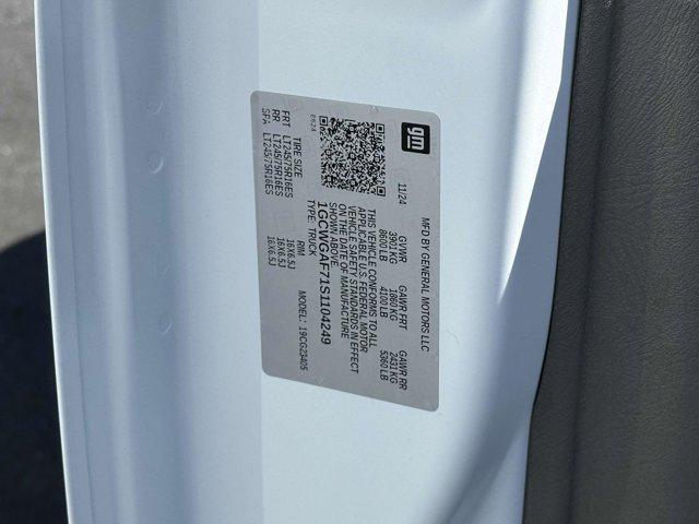 Photo of 2025 Summit White Chevrolet Express 2500