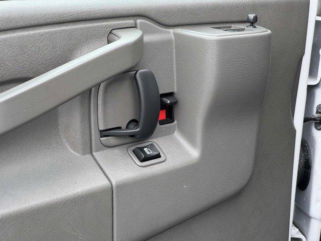 Photo of 2023 Summit White GMC Savana 2500