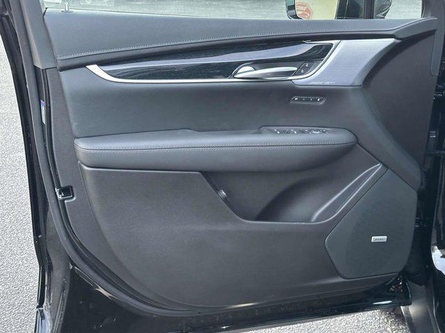 Photo of 2025 Stellar Black Metallic Cadillac XT5
