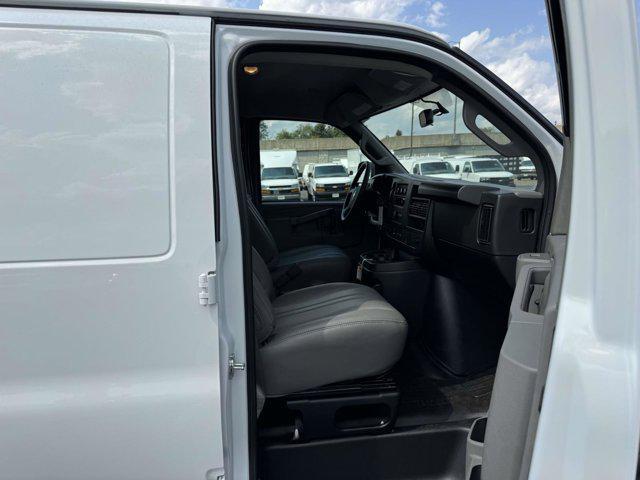 Photo of 2025 Summit White Chevrolet Express 2500