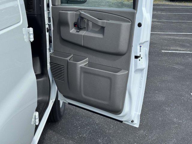 Photo of 2025 Summit White Chevrolet Express 2500