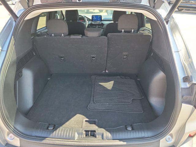 Photo of 2023 Silver Metallic Ford Escape