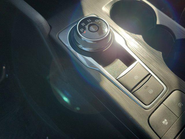 Photo of 2023 Silver Metallic Ford Escape