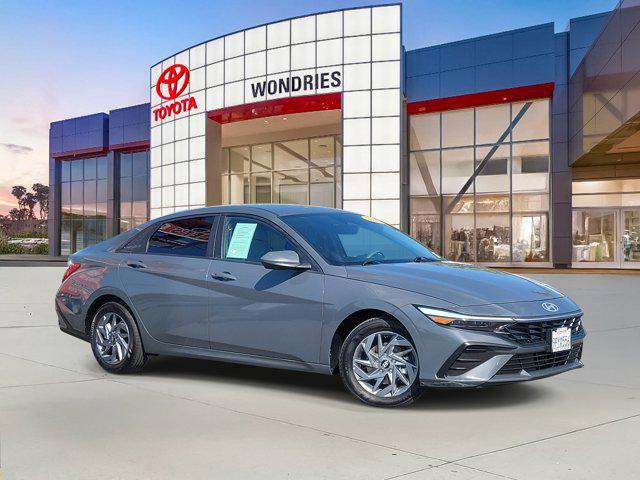 2024 Hyundai Elantra Hev