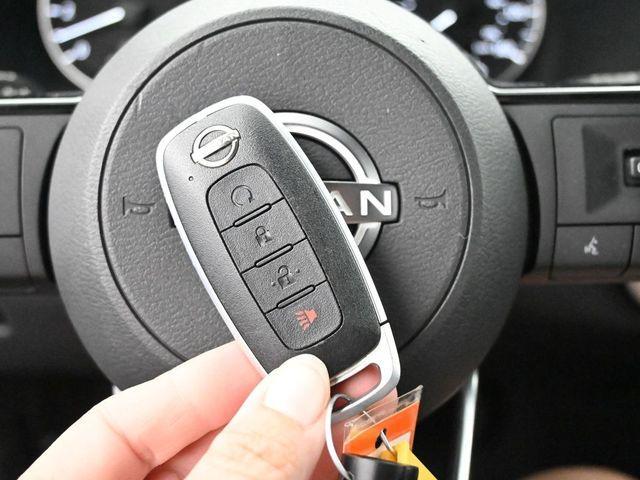 Photo of 2023 Gun Metallic Nissan Rogue