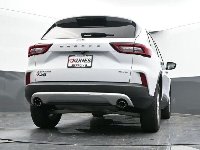 Photo of 2024 Oxford White Ford Escape