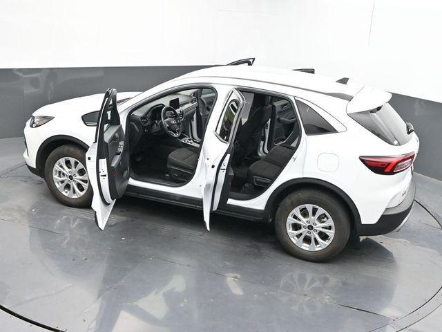 Photo of 2024 Oxford White Ford Escape
