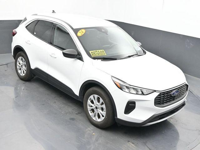 Photo of 2024 Oxford White Ford Escape
