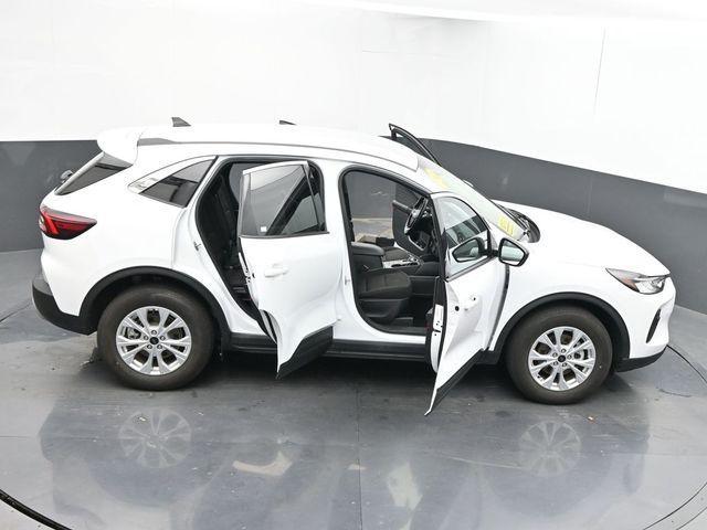Photo of 2024 Oxford White Ford Escape