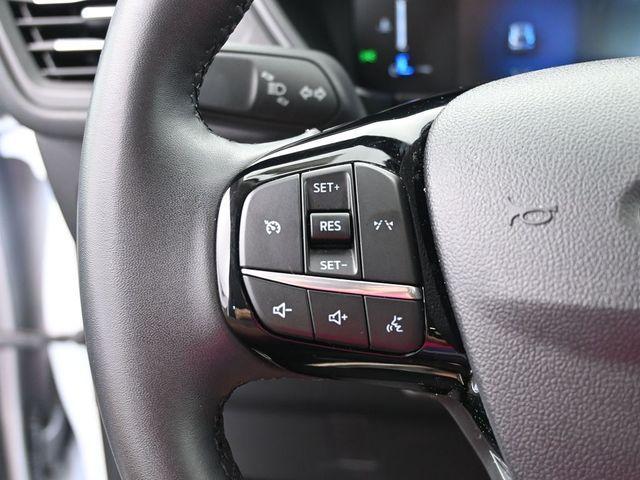 Photo of 2024 Oxford White Ford Escape