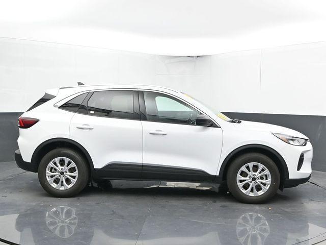 Photo of 2024 Oxford White Ford Escape