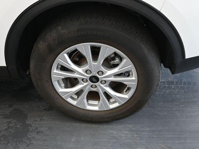 Photo of 2024 Oxford White Ford Escape