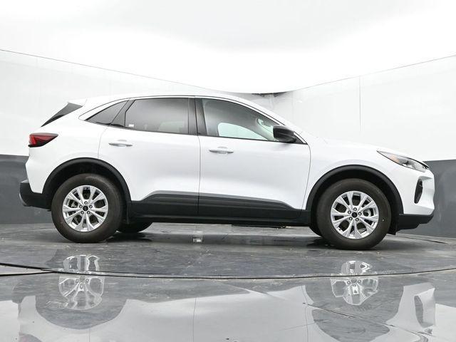 Photo of 2024 Oxford White Ford Escape